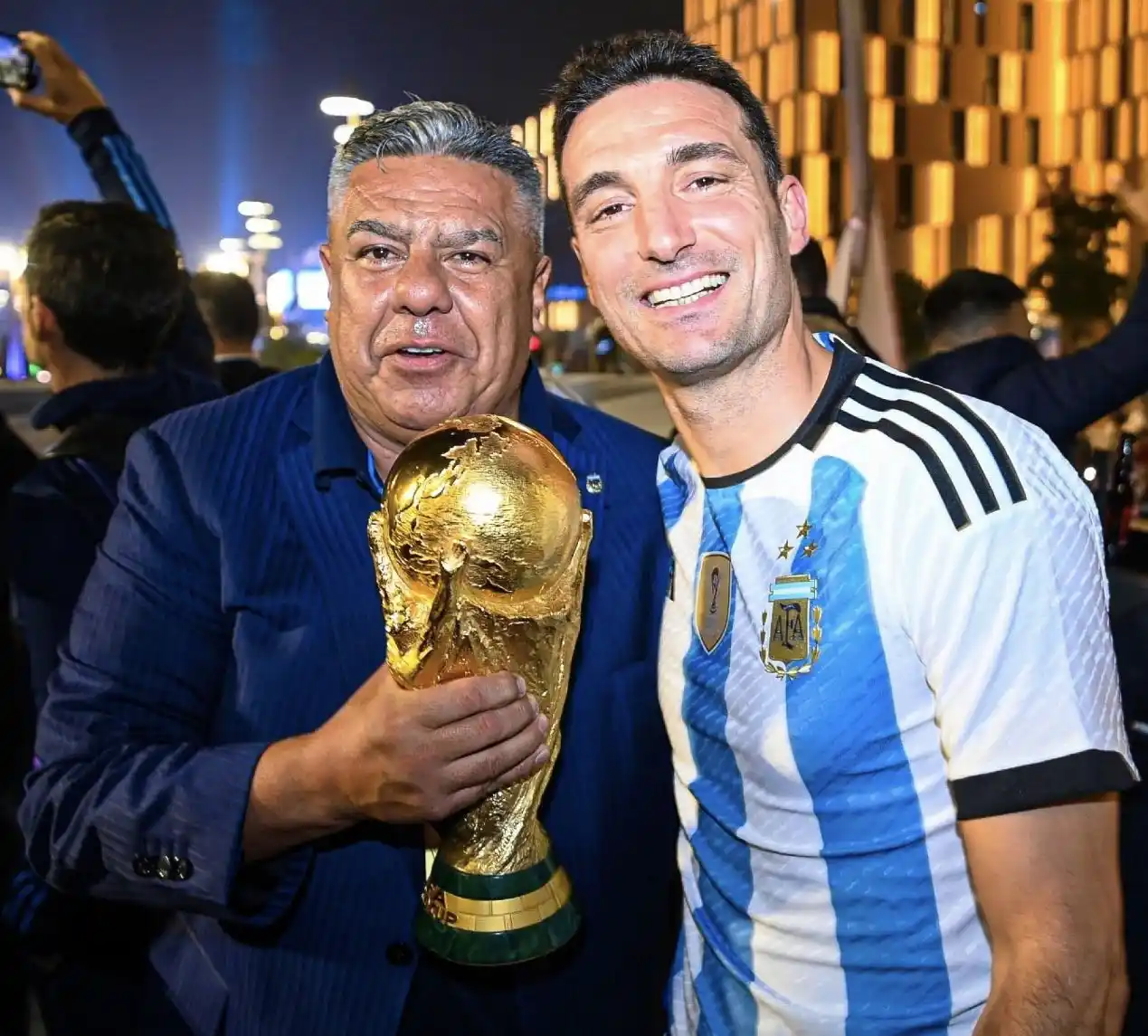 Tapia y Scaloni son parte del proyecto.