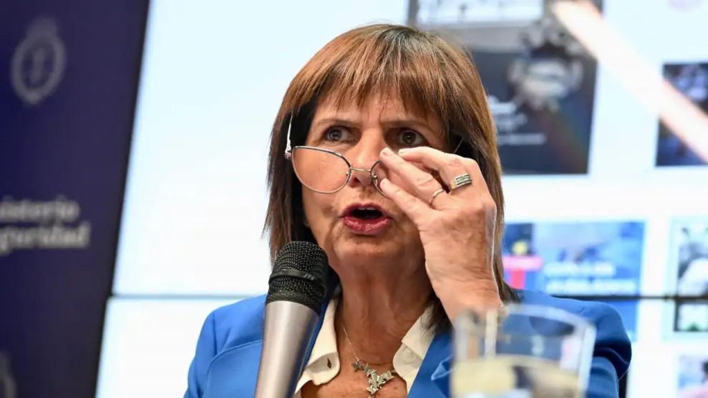 Tras la brutal represión Bullrich brindó una conferencia de prensa