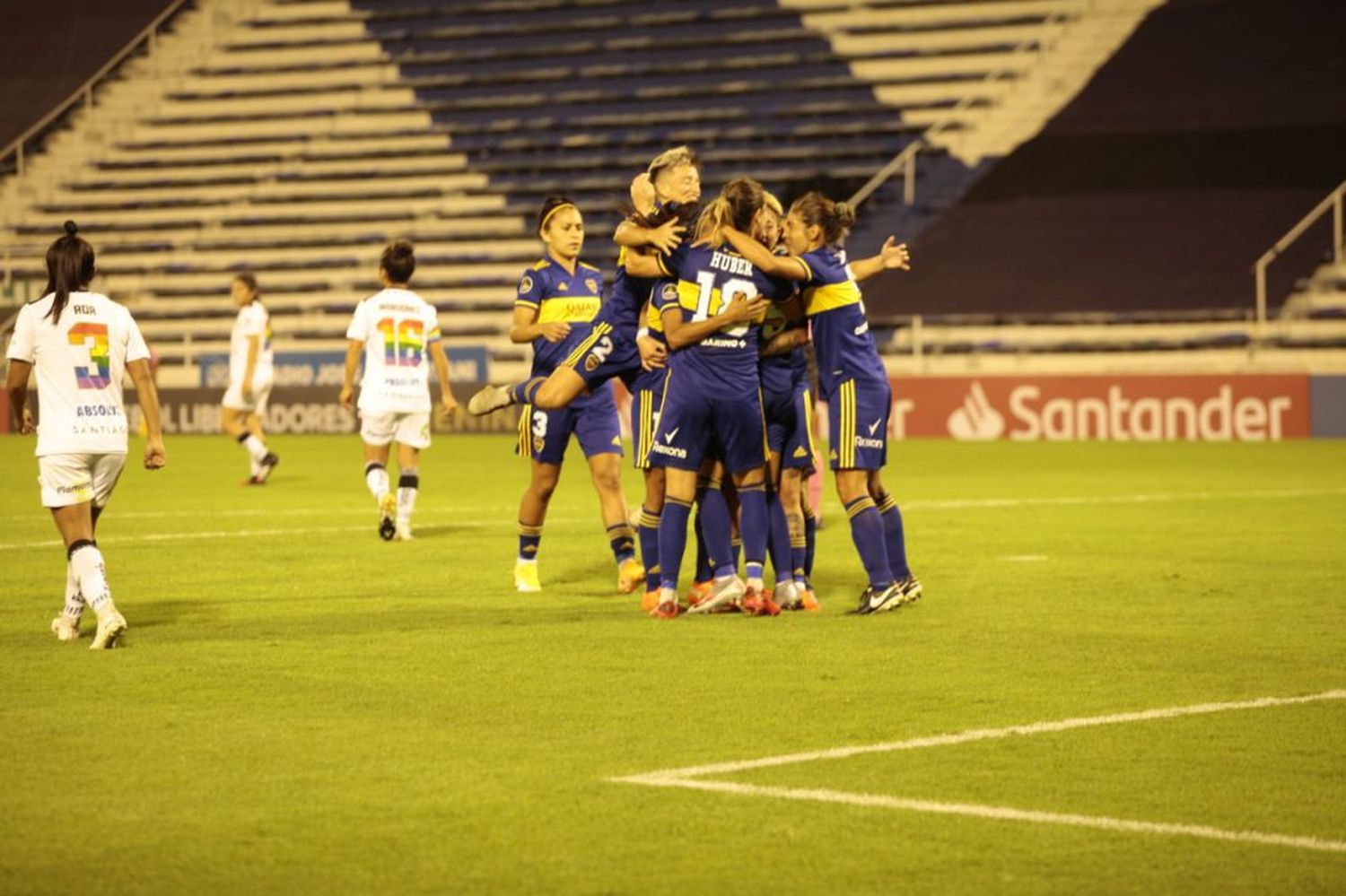 Boca, con Huber, igualó en su primer encuentro