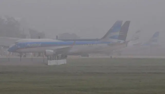 Aeropuerto de Ezeiza: Desvían vuelos por la niebla