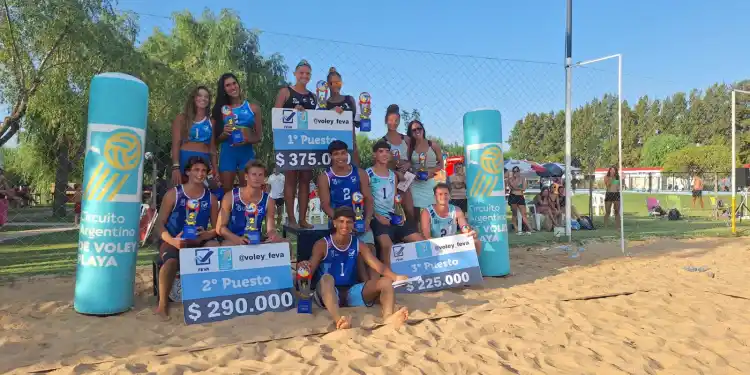 Los podios masculinos y femeninos de la Etapa 8 para el Circuito Argentino de Beach Volley.