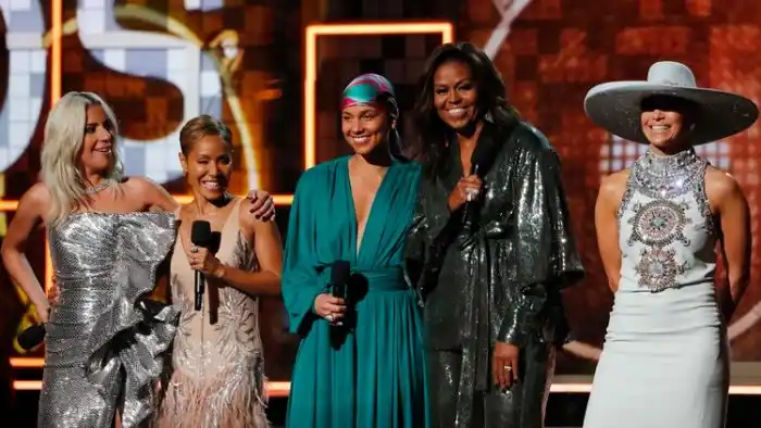Michelle Obama sorprendió en el escenario de los Grammy