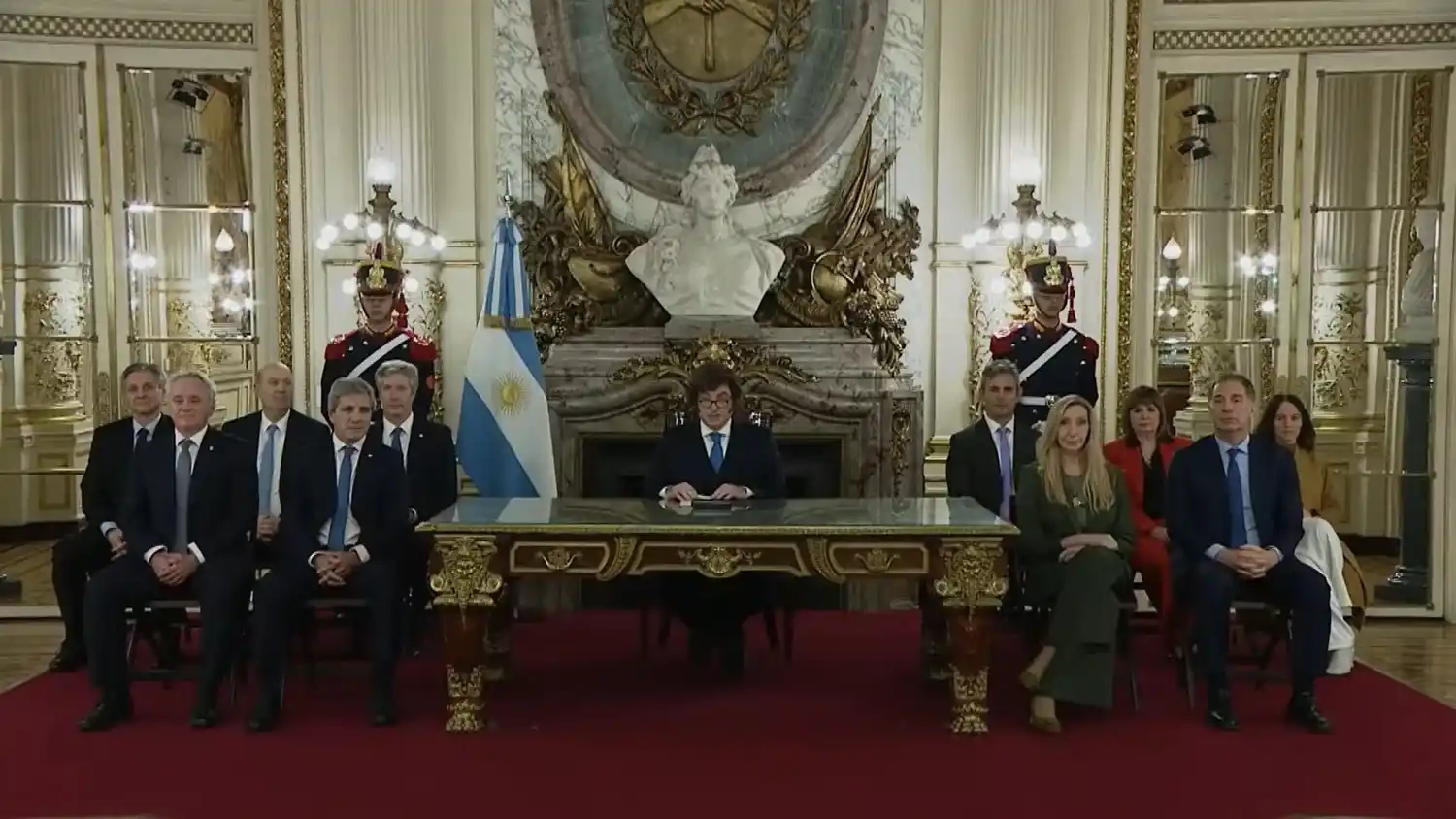 Milei presentó las reformas para el Banco Central: “Ha sido una herramienta que posibilitó el robo de la alta política”