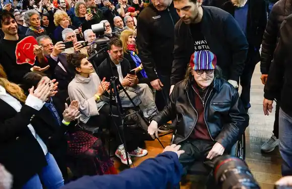 Charly García fue reconocido por la UBA con el título de Doctor Honoris Causa