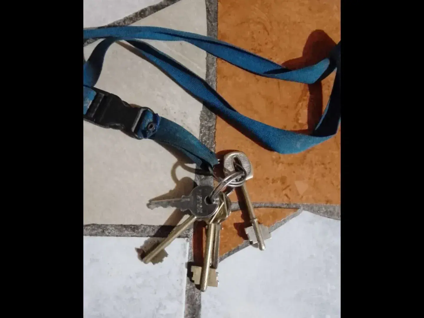 Juego de llaves encontraron en camino Lucio Mansilla