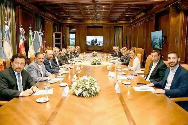 Gobernadores del Norte se suman a la campaña de Massa