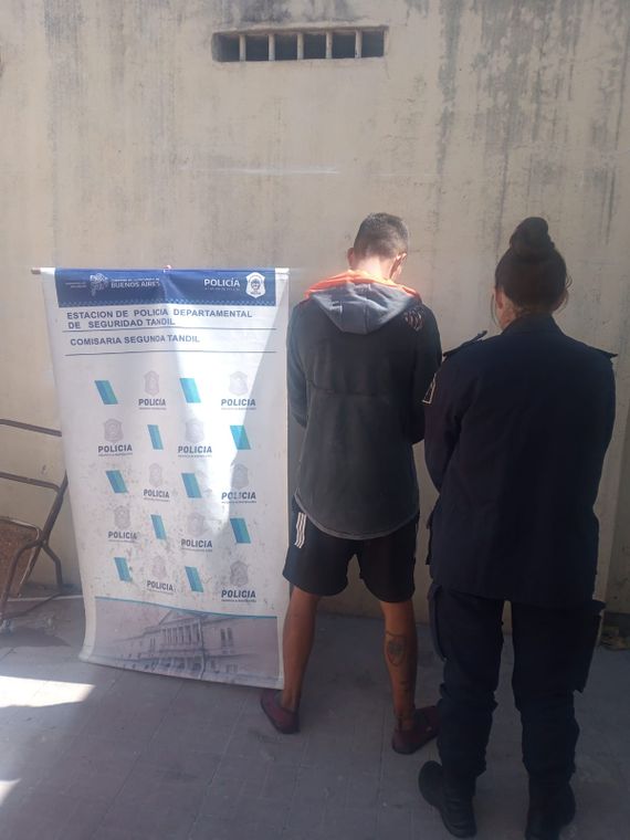 Dos detenidos tras intentar robar cobre de los autos incinerados en el deposito judicial