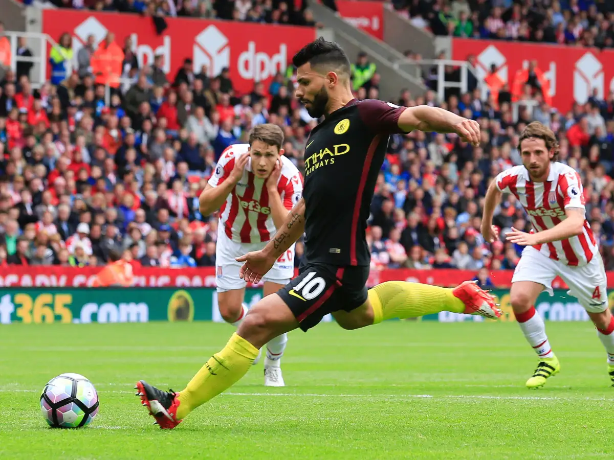 ¿El “Kun” cambia de equipo?