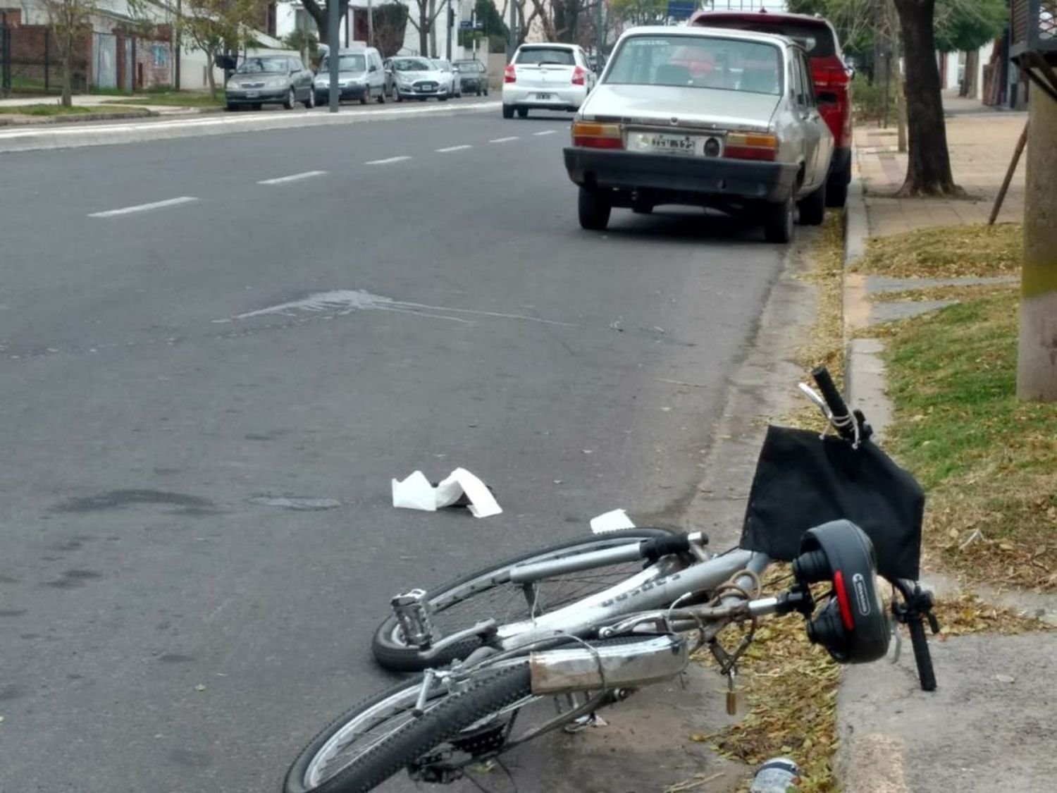 Un reconocido profesor de educación física fue trasladado al Hospital tras protagonizar un accidente