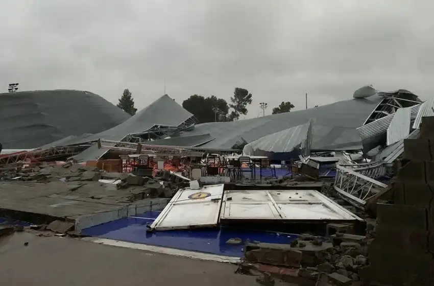 Bahía Blanca lanzó un programa para reconstruir los clubes que destrozó el temporal