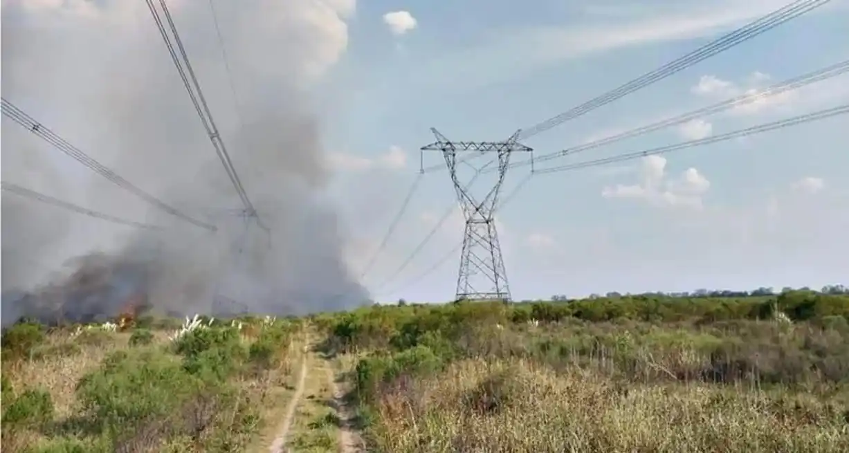 Así fue el incendio que provocó el apagón masivo en parte del país
