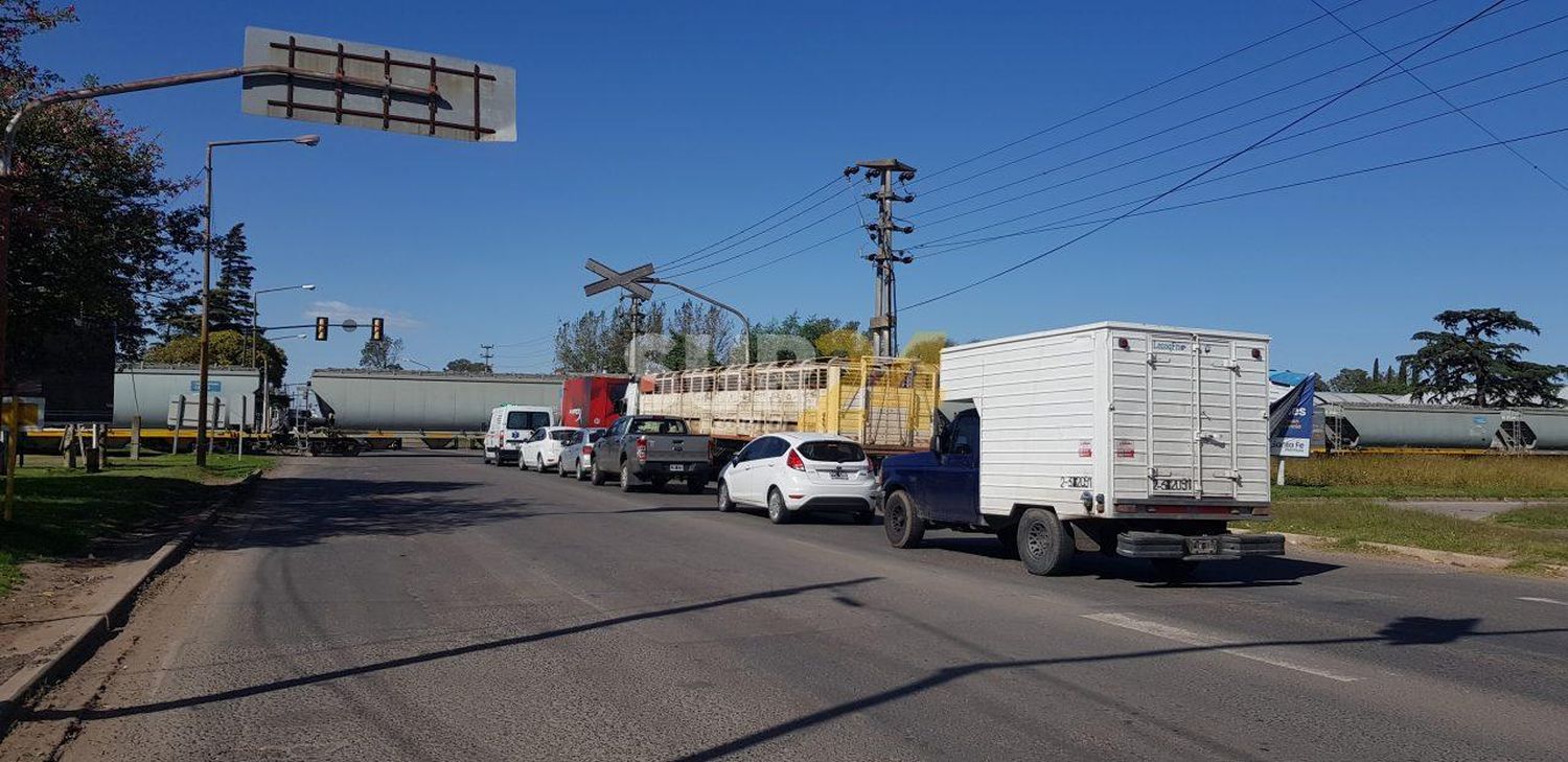 Lunes clave para despejar los pasos a nivel de la zona urbana