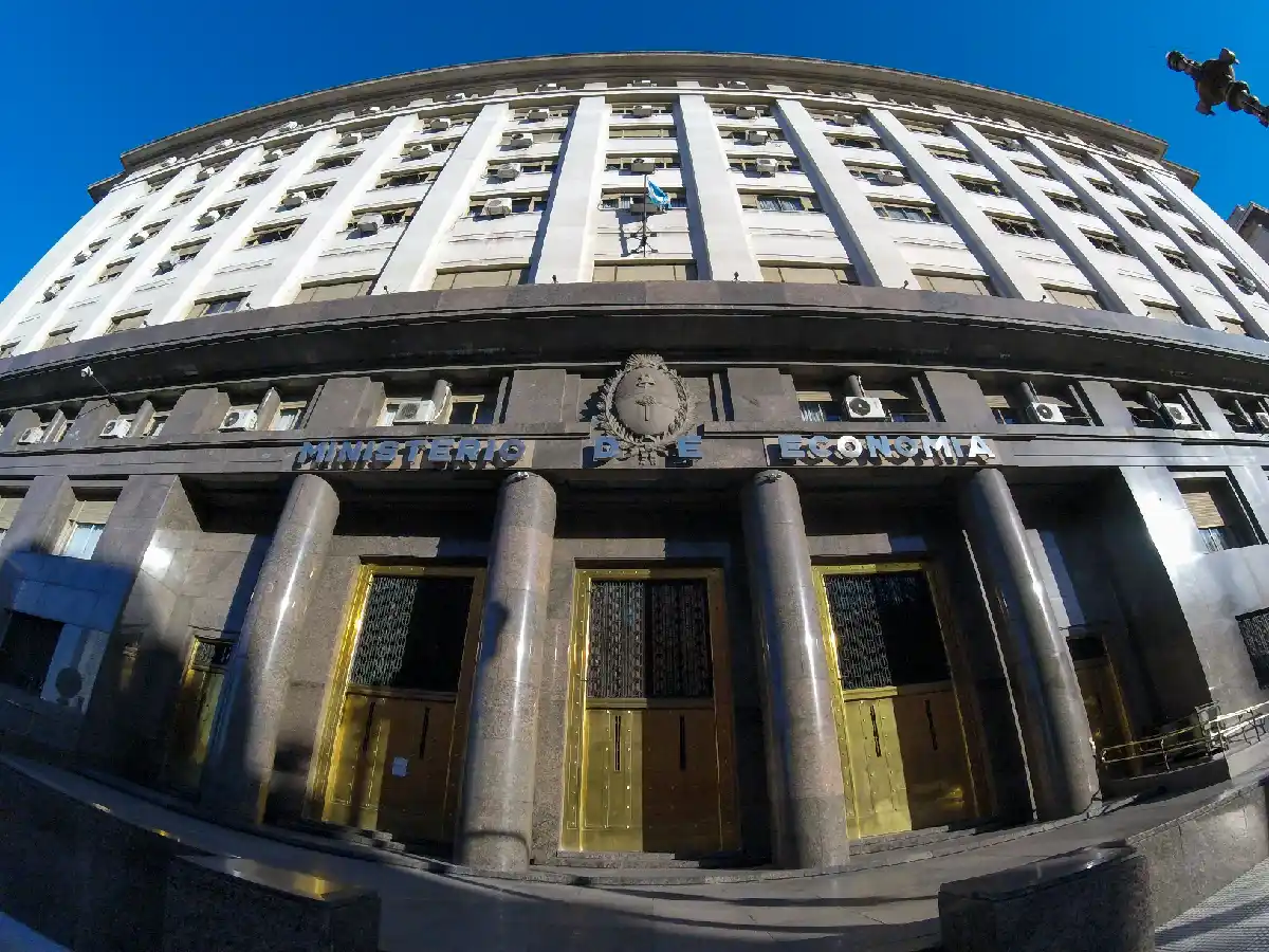 Gasto público: hubo una caída en la cuarta semana de febrero