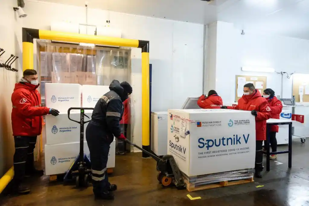 El Gobierno ajusta los detalles para trasladar más Sputnik V