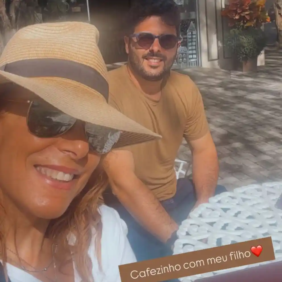 La actriz junto a su hijo, Nicolás, padre de su primer nieto