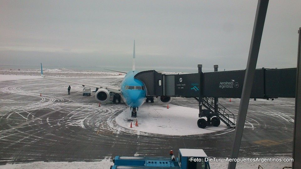 [Fotogalería] Día nevado en el aeropuerto de El Calafate