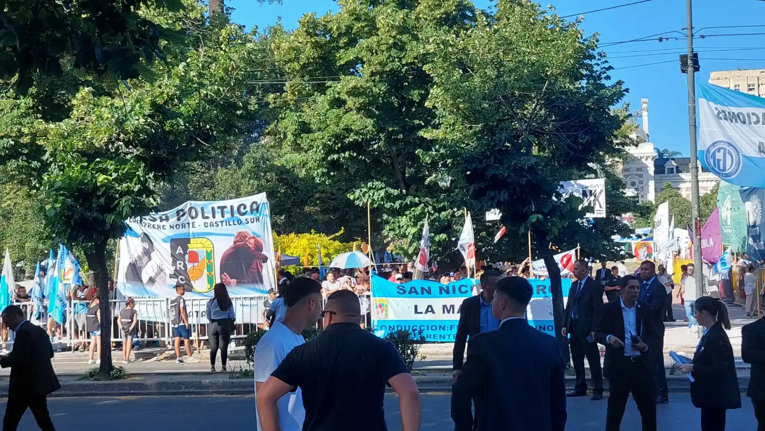 Calle 7 frente a la Legislatura provincial.