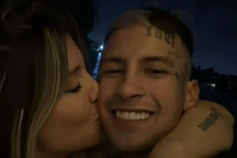 Wanda Nara juntó a L-gante desearon feliz navidad 