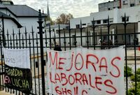 Sin intenciones de paro ni respuestas, sigue el reclamo de los enfermeros por las 6 horas
