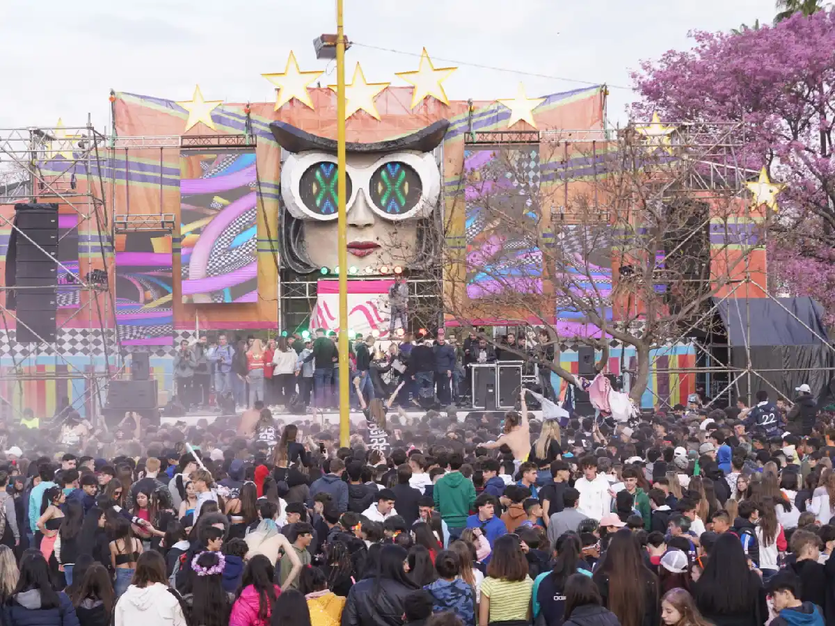 La Estudiantina se traslada a Bomberos