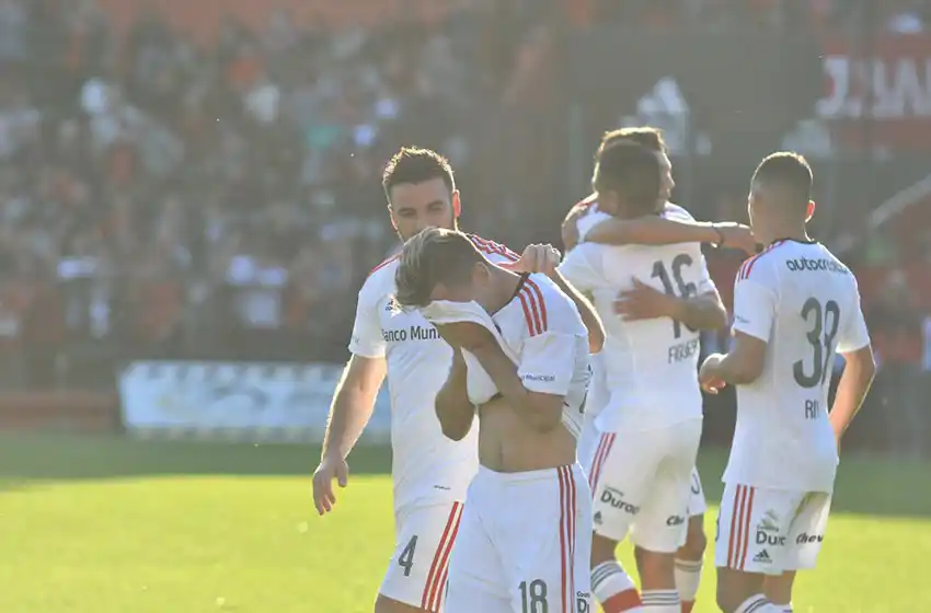 La Lepra ganó con claridad y cortó la racha negativa