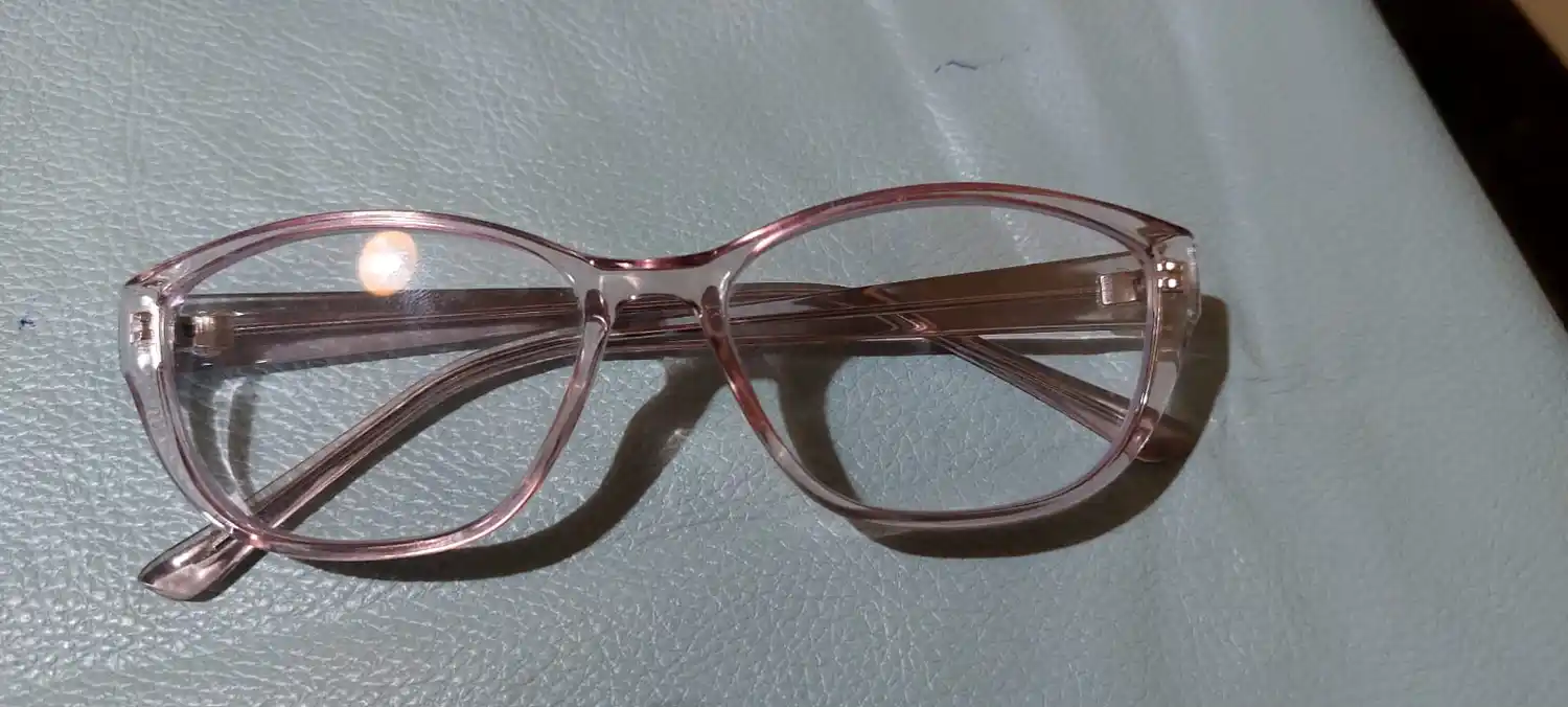 Encontraron lentes de aumento y buscan a su dueña