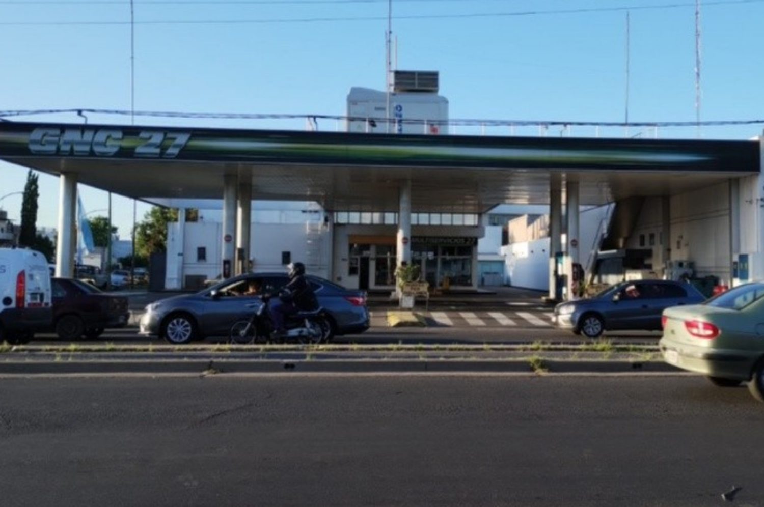 Estación de servicio GNC 27