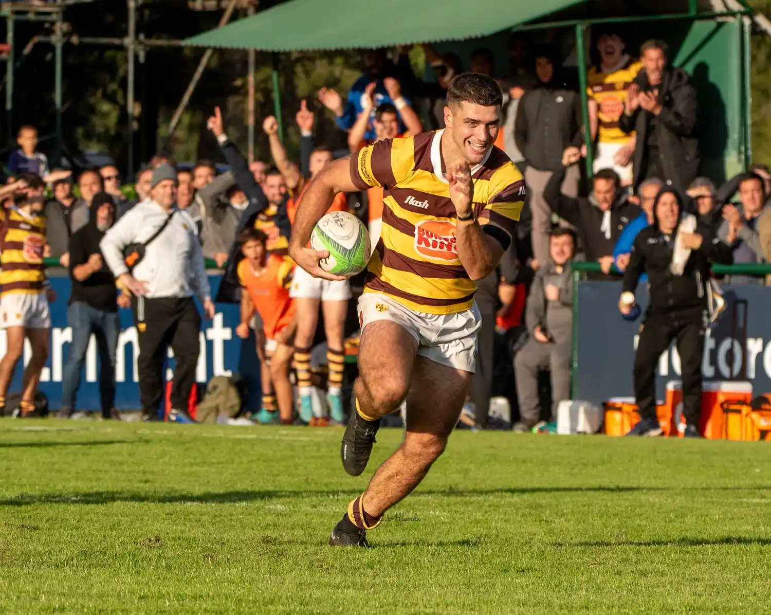 Un try de Ignacio Díaz para el triunfo de Belgrano