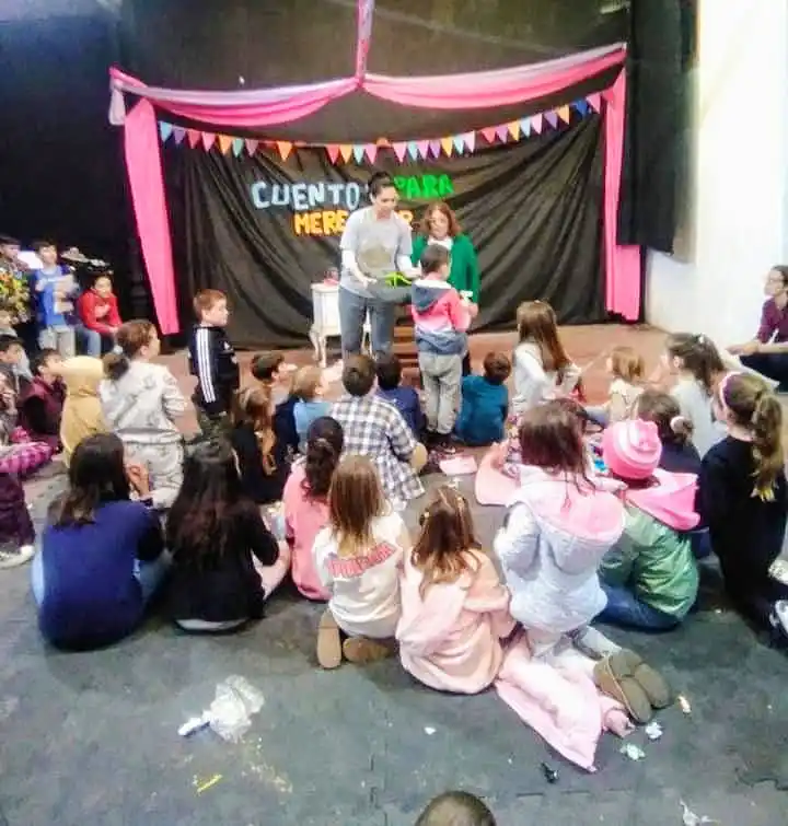 “Merienda, entre cuentos y teatro” en Cooparte