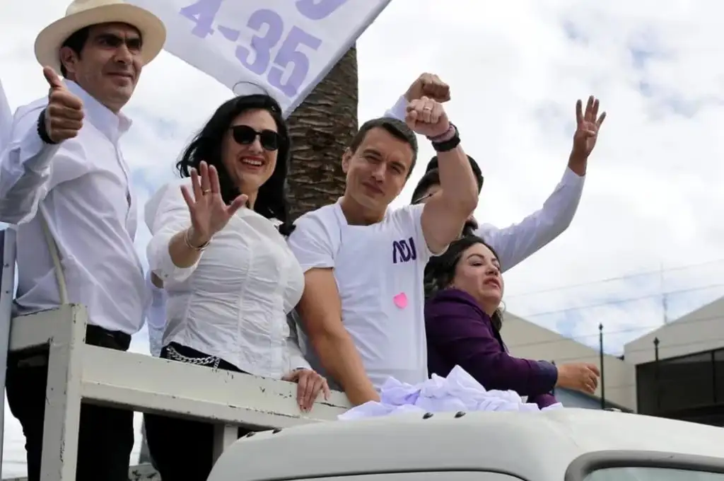 Caravana de Daniel Noboa