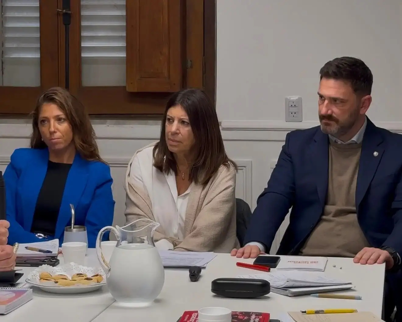 Galnares (izquierda), junto a la presidente de la Cámara de Diputados y al ministro de Medio Ambiente.
