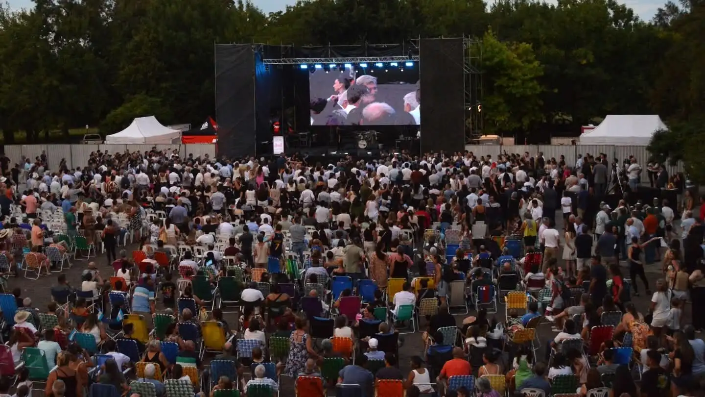 Las Guitarras Gualeyas celebraron el chamamé entrerriano en el Palacio San José