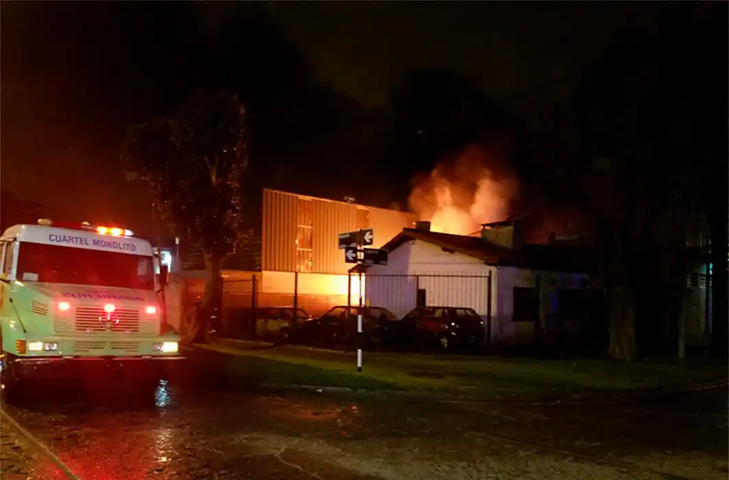 El asado se le fue de las manos y se les incendió la casa