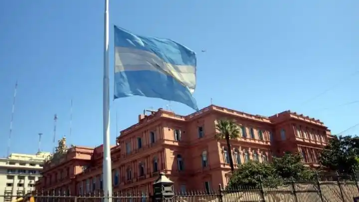 El Presidente decretó tres días de duelo nacional
