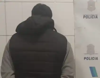 Aprehendido por golpear a su pareja