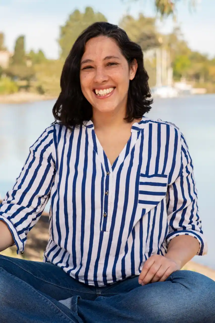 Esta noche, la escritora de la ciudad Claudia Almada presenta "Enraizar"