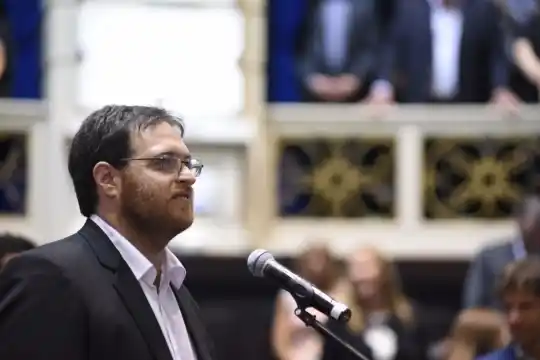 Diputado de izquierda se jactó de «correr» a la Policía en el Congreso