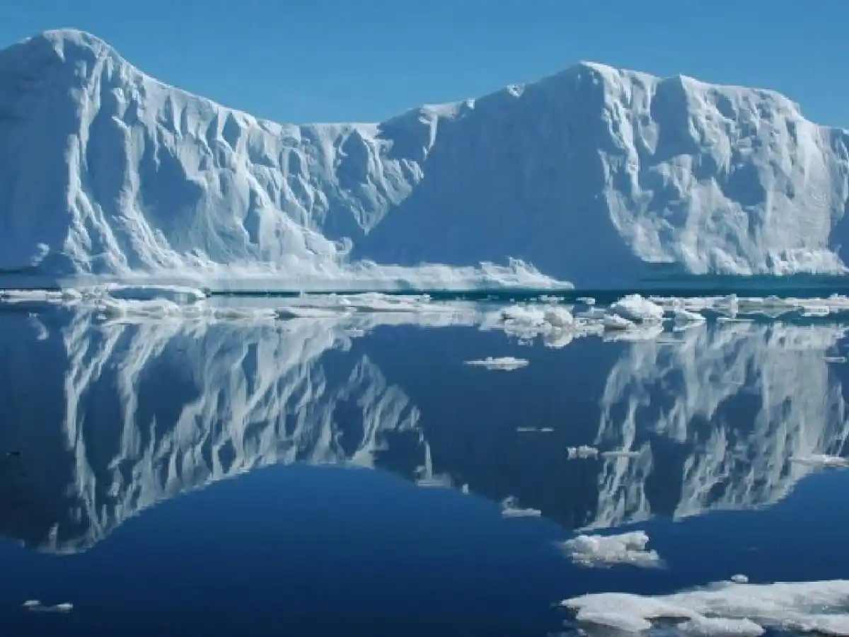 Cambio climático: detectan agua tibia bajo un glaciar de la Antártida