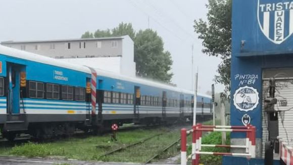 Susto en el Tren Roca: descarriló una formación con pasajeros en Tristán Suárez y el servicio está suspendido