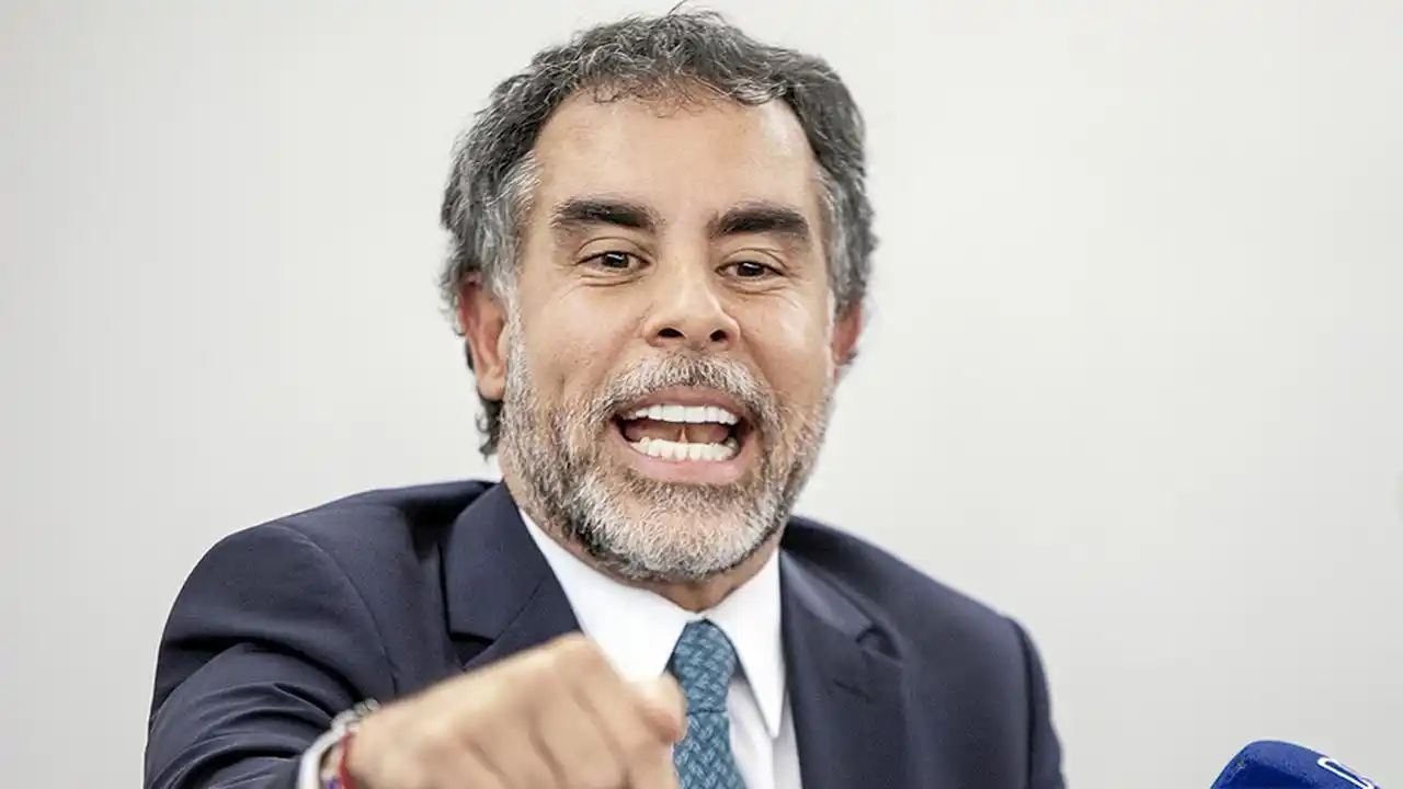 Embajador Benedetti levanta polémica con sus irónicas y sarcásticas críticas