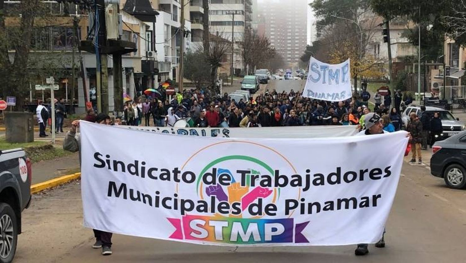 Paro de trabajadores municipales en Pinamar por retraso en abono de sueldos