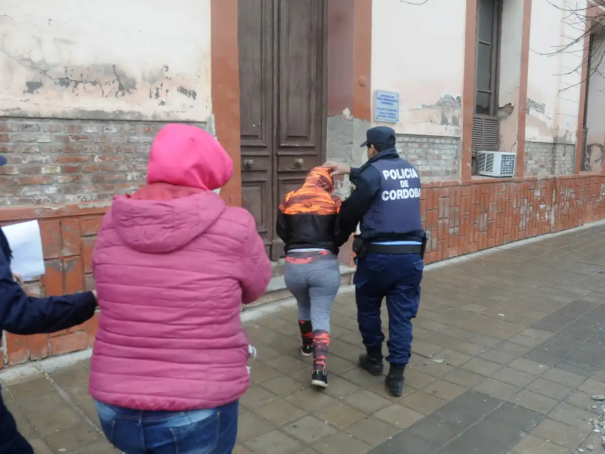 Las Varillas: detienen a dos mujeres por “cuento del tío” y a una le secuestran drogas