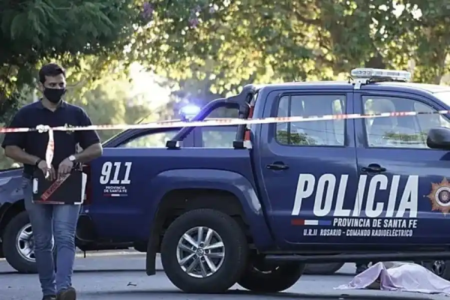 Balearon una escuela e hirieron a un niño de 6 años en Rosario 