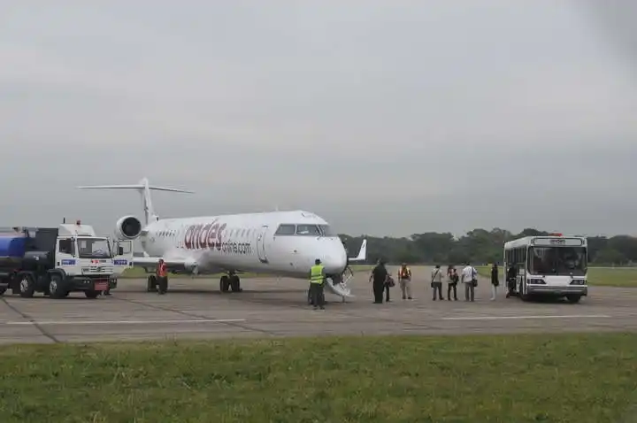 Habrá vuelos de bajo costo desde El Palomar al interior del país