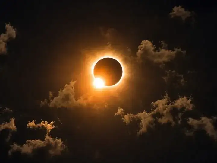 España observó el primer eclipse solar total en más de un siglo