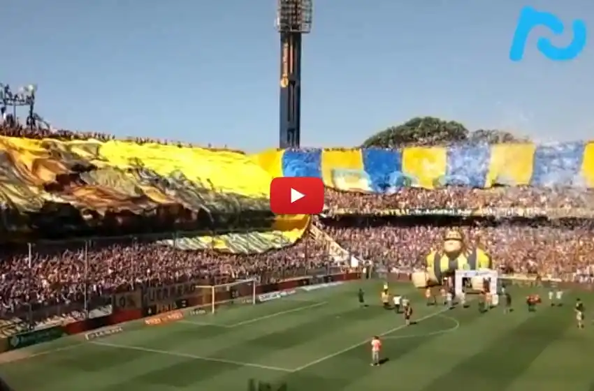La imponente bandera que desplegó la hinchada de Central
