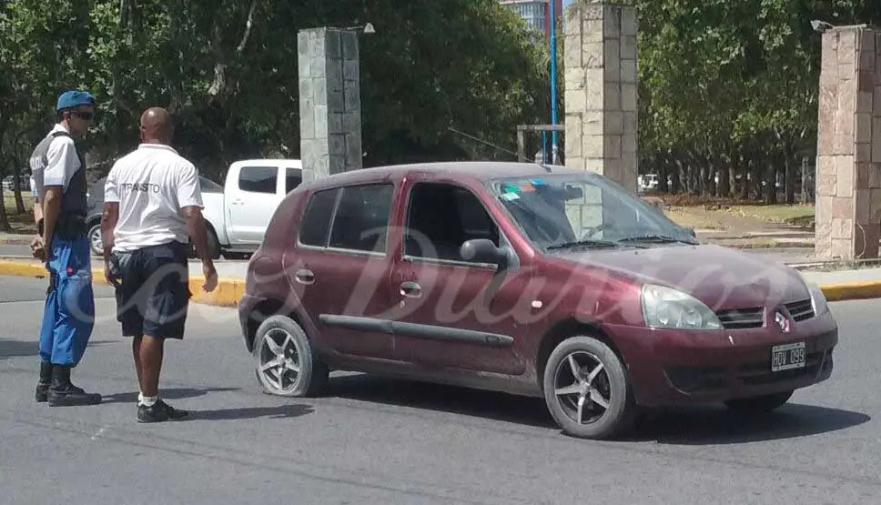 Chocaron un auto y una moto en 60 y 61