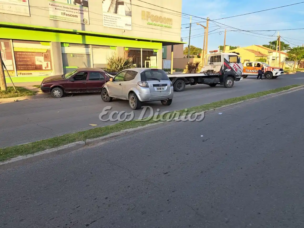 Se chocó un auto que estaba estacionado