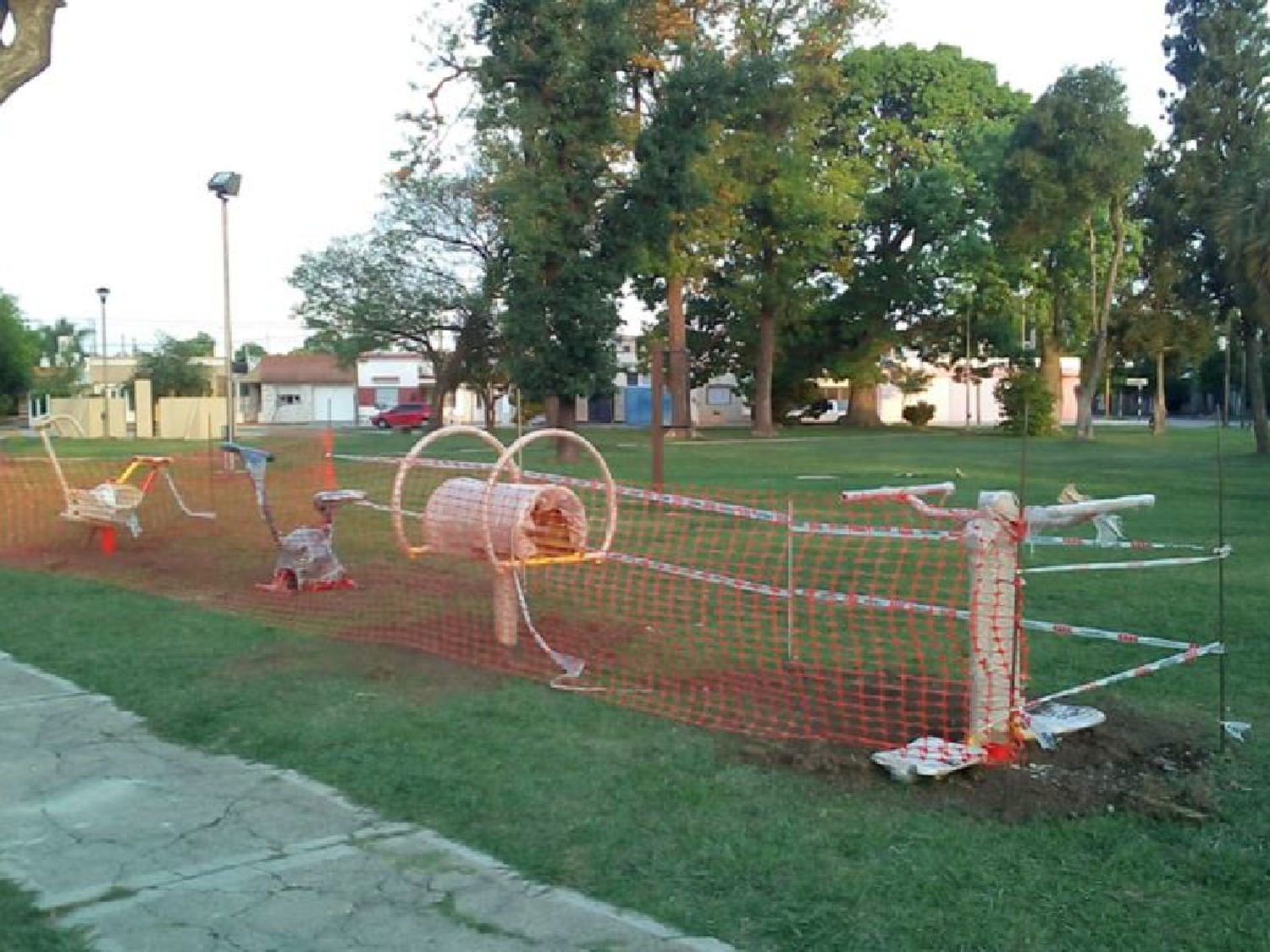 Con un espacio saludable renuevan la plaza de barrio Sarmiento