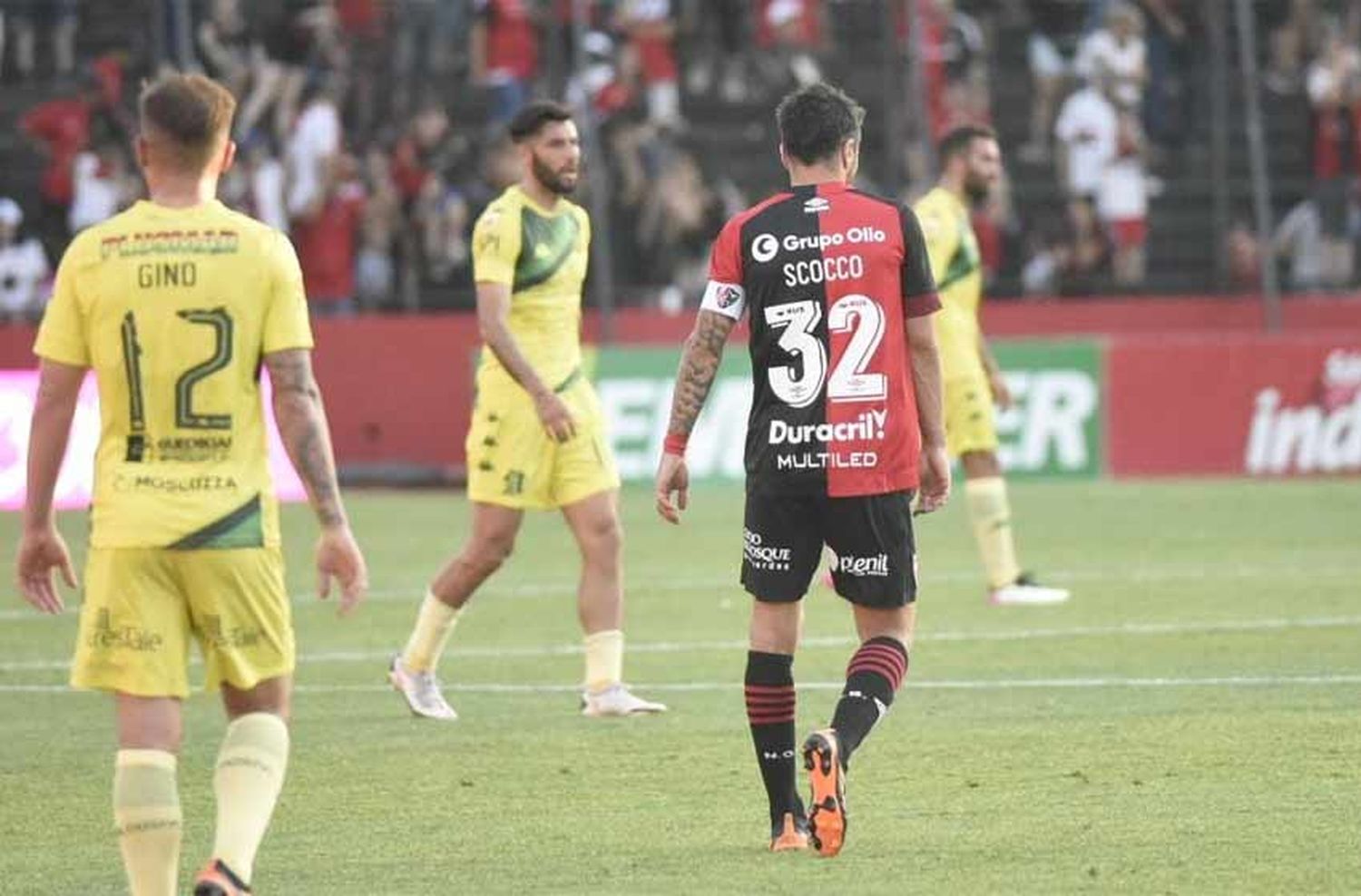 Scocco: «Hace 7 años que el club es un desastre institucionalmente»